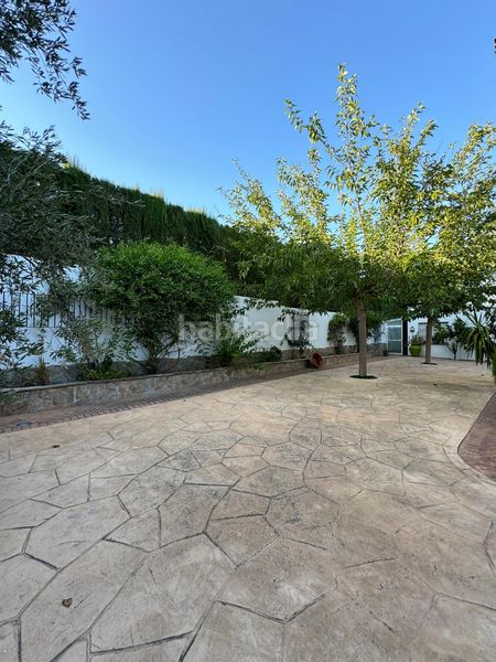 Foto a81cfb67-beb9-4bd9-a5f1-6d93aef58f7b. Casa  señorial a las afueras en Ctra. Circunvalación - La Magdalena Jaén