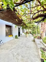 Casa en Ctra. Circunvalaci�n - La Magdalena. Casa se�orial a las afueras de ja�n
