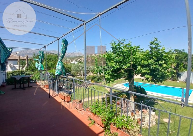 Foto 00b8cd1b-aa6f-4ffc-bc7f-ff9382991502. Casa amb piscina a Jabalcuz Jaén