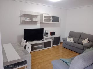 Miete Etagenwohnung in Mancha Real. Se alquila piso en residencial con piscina  mancha real