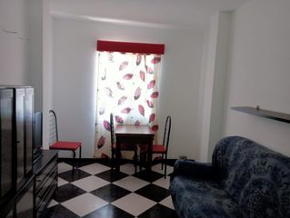 Miete Etagenwohnung in El Valle - Universidad. Habitación en alquiler solo para chica estudiante