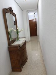 Rent Flat in Avda de Madrid - Pº de la Estación. Se alquilan 2 habitaciones con zona privada tipo apartamentoidea