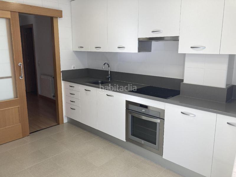 Foto 7ccf81c2-d781-46ce-a350-3f21c8aa35fd. Rent flat with heating parking pool in San Crispín-La Estación Consorcio Colmenar Viejo