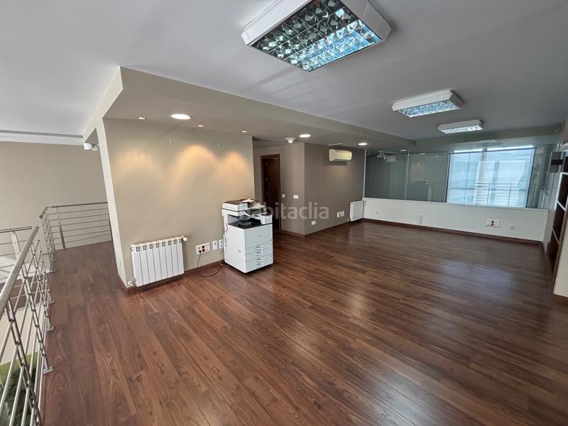 Foto 2f0b0b3a-bf98-4466-a427-cb66e65b9472. Location bureau avec chauffage parking dans Sanchinarro Madrid