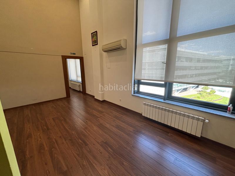 Foto 141e022d-d6cd-48be-9b06-358c0c088494. Rent office space with heating parking in Sanchinarro Madrid
