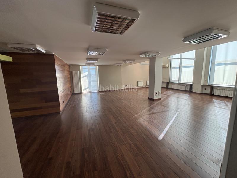 Foto 48bad853-a726-41c9-9929-aa902eb90de6. Rent office space with heating parking in Sanchinarro Madrid