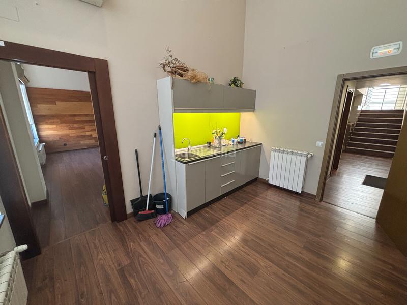 Foto 5af8e9d3-e16b-4c2e-8198-cd6496474611. Rent office space with heating parking in Sanchinarro Madrid