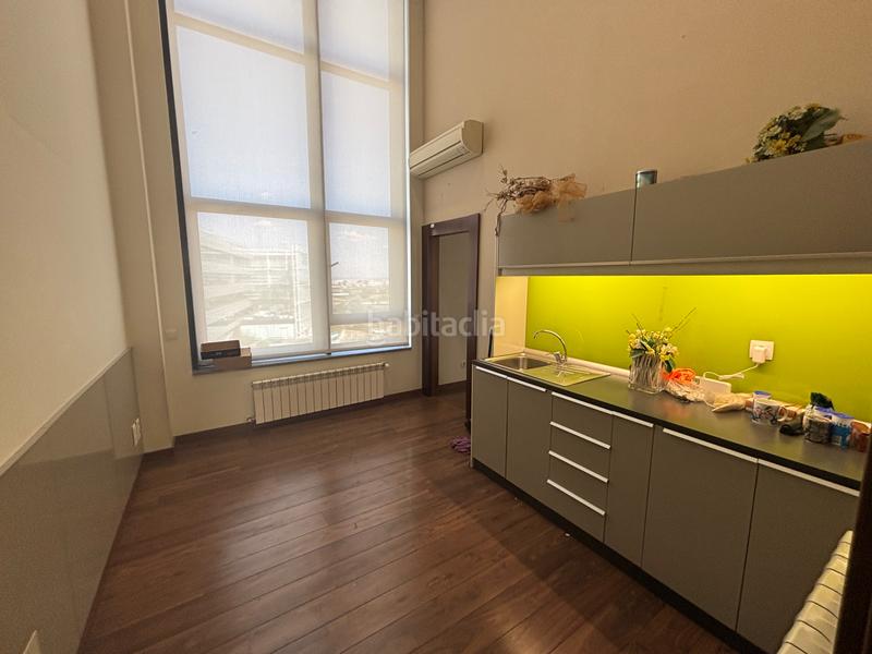 Foto 5f636950-b828-418b-bd29-db4756c8af28. Rent office space with heating parking in Sanchinarro Madrid