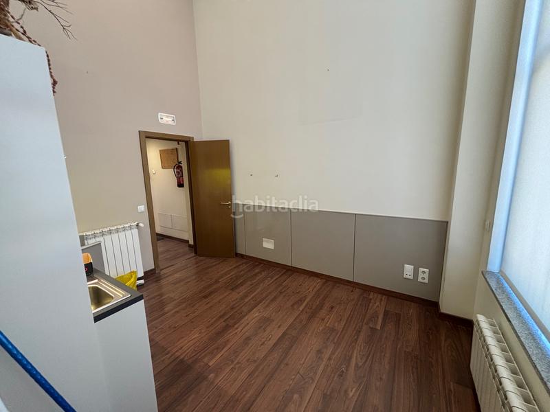 Foto a7fd6d97-f570-4e9d-a05f-d622a42d7e15. Rent office space with heating parking in Sanchinarro Madrid