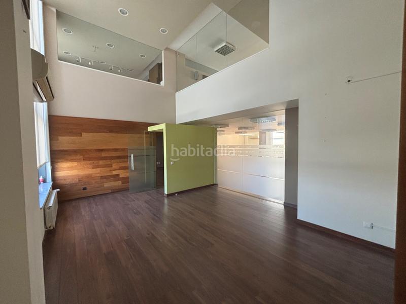 Foto c56bdc65-fc05-4262-b858-803eae385e48. Rent office space with heating parking in Sanchinarro Madrid