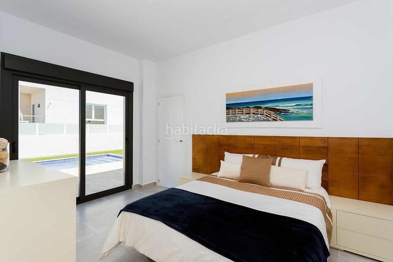 Foto 0d5a6d89-8560-432b-b6ce-1b90b62c2455. Chalet villas con piscina privada en Daya Nueva