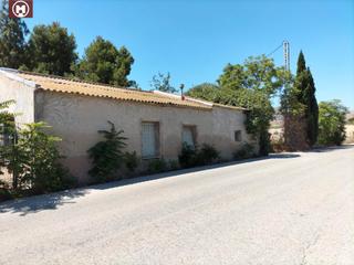 Masia a Cox. Finca  rustica con una vivienda