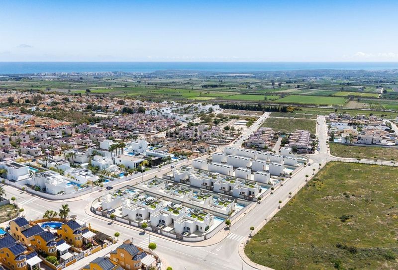Foto 7a7a53e0-6a5b-4359-aa0b-25041bdd6a9a. Xalet amb aparcament piscina a San Fulgencio