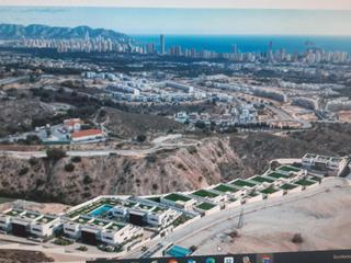 Chalet à Balcón de Finestrat-Terra Marina. Villas con amplia parcela y piscina privada  en el balcón de fin