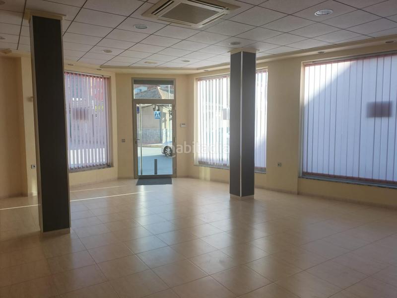 Foto 7d09eca9-f268-4a84-8a1a-9103d96afe79. Local commercial dans Cox