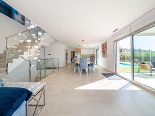 Xalet a Algorfa. Villa con piscina privada y jardin