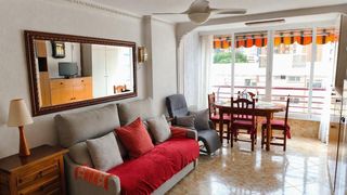 Pis a Calle londres 4. Apartamento en rincón de loix bajo a 3 calles del mar