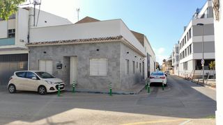 Casa a Calle calle serrano 19. Casa independiente en planta baja reformada y con solarium