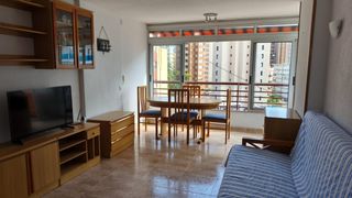 Apartamento en Rincón Alto. Apartamento en esquina con terraza a un paso de la playa