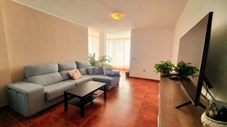 Pis  Calle perdiz. Piso de tres habitaciones y dos baos, en venta en corralejo, la