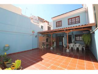 Casa adossada a Quiquira 1. Casa pareada en venta en la orotava