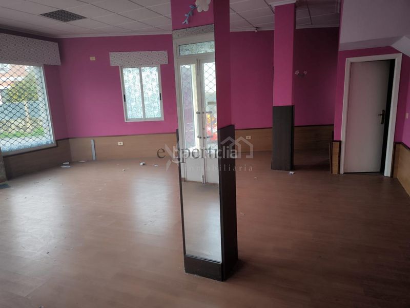 Foto aa9d7be9-837b-47f3-a4a5-7e153b7869e0. Lloguer local comercial a Boiro