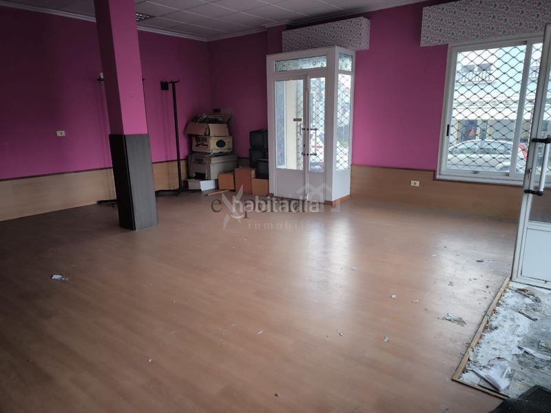 Foto df9021db-48c7-4649-b31b-417df6b6d0f9. Lloguer local comercial a Boiro