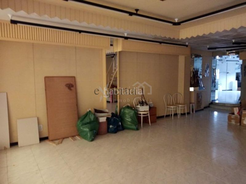 Foto 6a820ee1-09c0-4ccb-880b-0a395a3f1e6a. Lloguer local comercial a Boiro