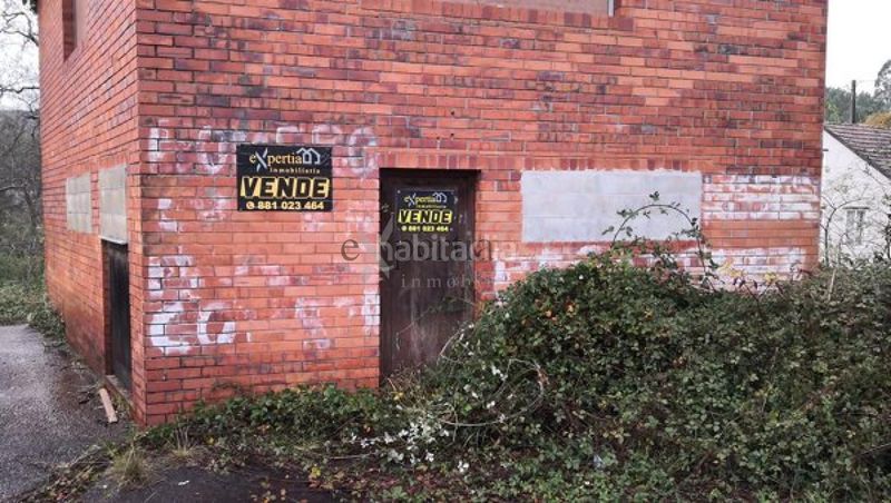 Foto 8b429a14-3d9d-48a3-aabd-12765c5a8b66. Nave industrial en Boiro