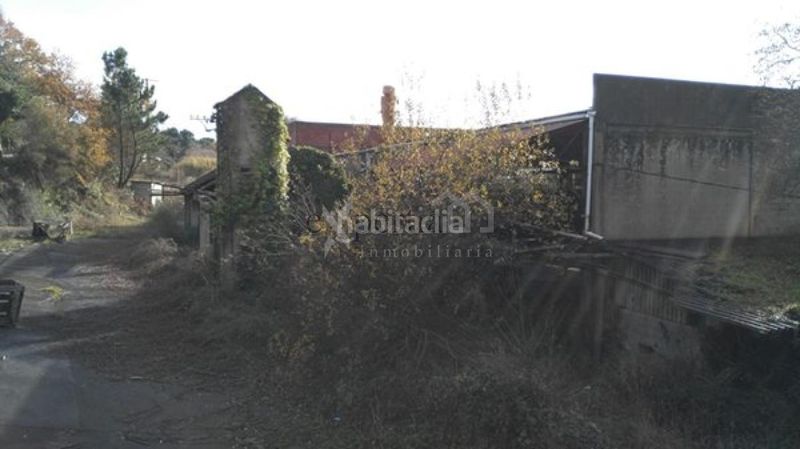 Foto c3f40dbd-683e-43fb-aa9d-d5bac3076315. Nave industrial en Boiro