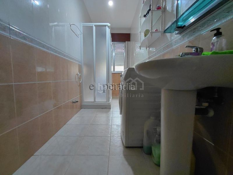 Foto 3098d25f-1740-424a-bb1d-12475ecbbbad. Rent flat with heating parking in Boiro