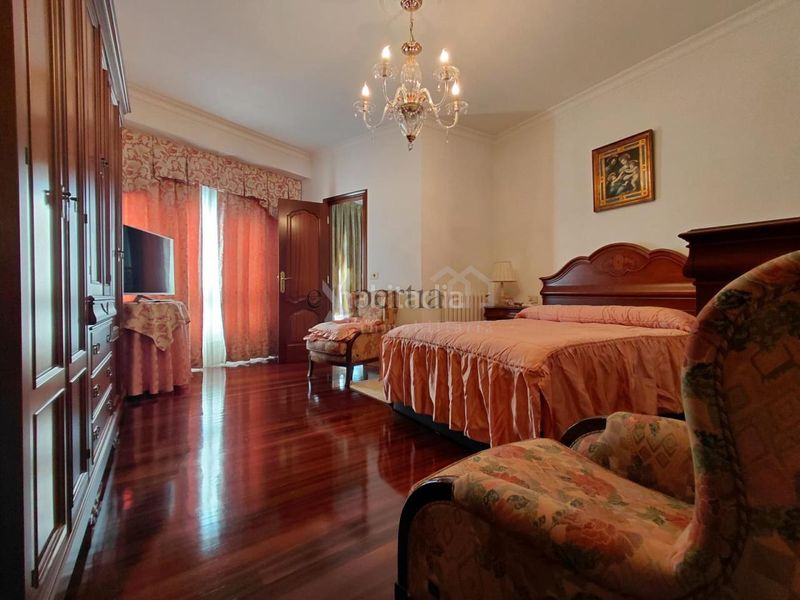Foto e0ed6e11-9312-4070-9241-7a11954d4bdf. Haus mit heizung parking in Pobra do Caramiñal (A)