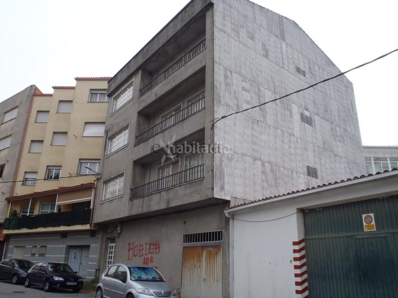 Foto a36d64ef-e9ff-43f0-b36d-71a4d69b00f3. Edificio in Boiro