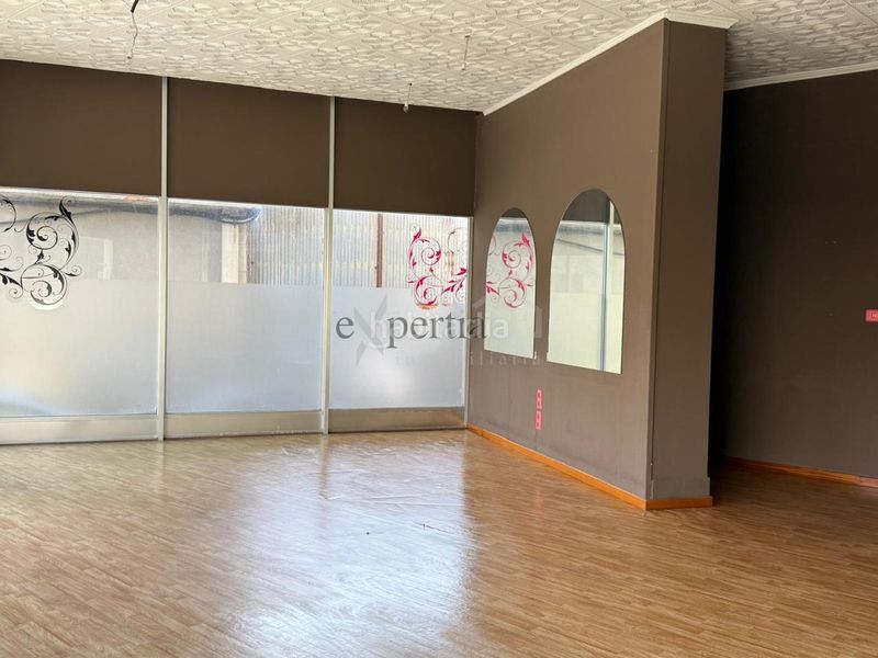 Foto 483b0bba-4a3d-43d1-85e8-aeb662fa594c. Local comercial en Boiro