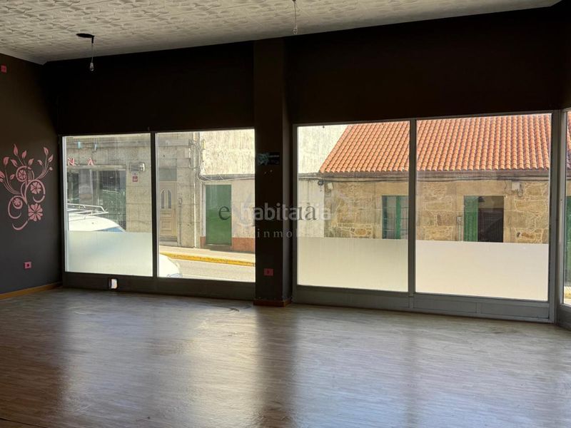 Foto b2d679d2-a77c-412a-9c3e-cc62fb6b63bf. Local comercial en Boiro