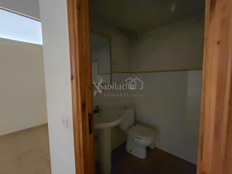 Foto 052ef5b4-fc0c-4aa6-99fe-869afef2e2a8. Lloguer local comercial a Boiro