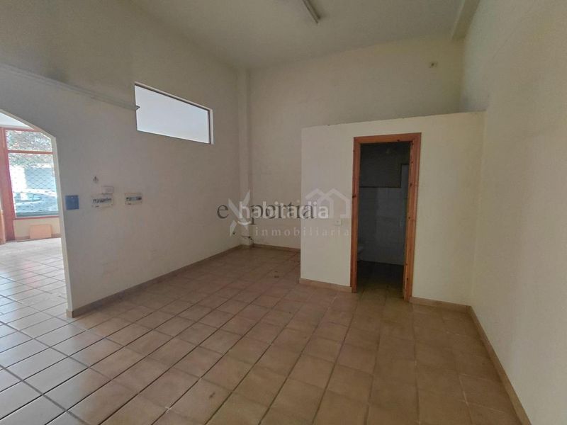 Foto a5d8fc38-d66b-4716-9cb9-741defa93ab9. Lloguer local comercial a Boiro