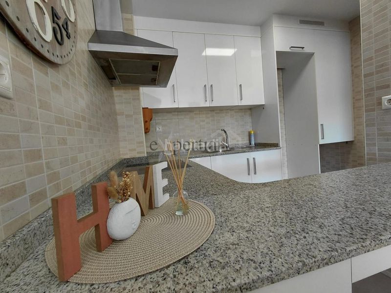 Foto 9c584a3d-3995-4740-9559-e07ea49de5d9. Piso en Boiro