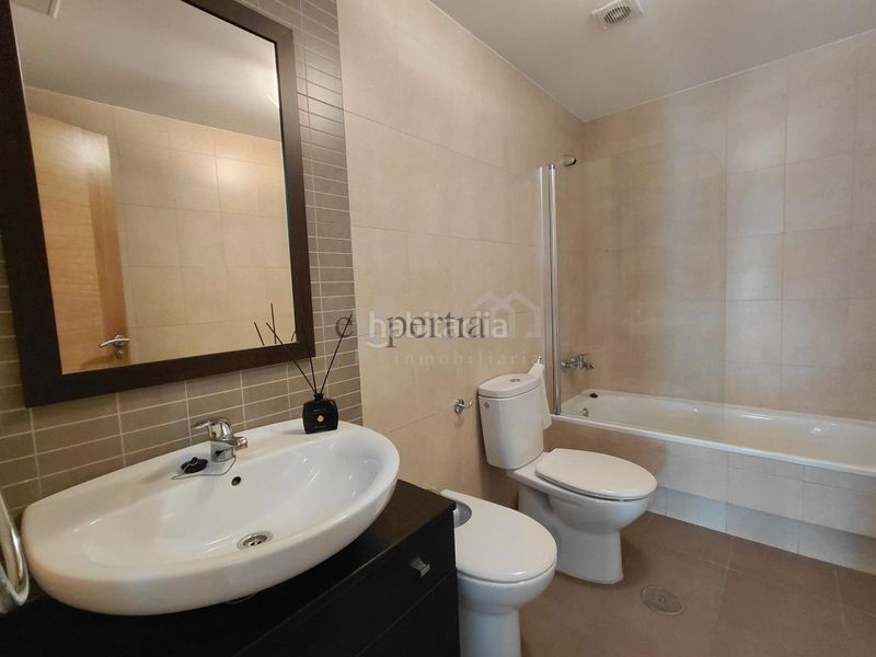 Foto b3ee647b-41ec-4bd6-8d62-66f9d7f894bd. Piso en Boiro