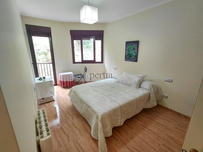 Foto f48b0741-ed8b-4323-a1b5-d51b16d7b647. Rent flat with heating parking in Boiro