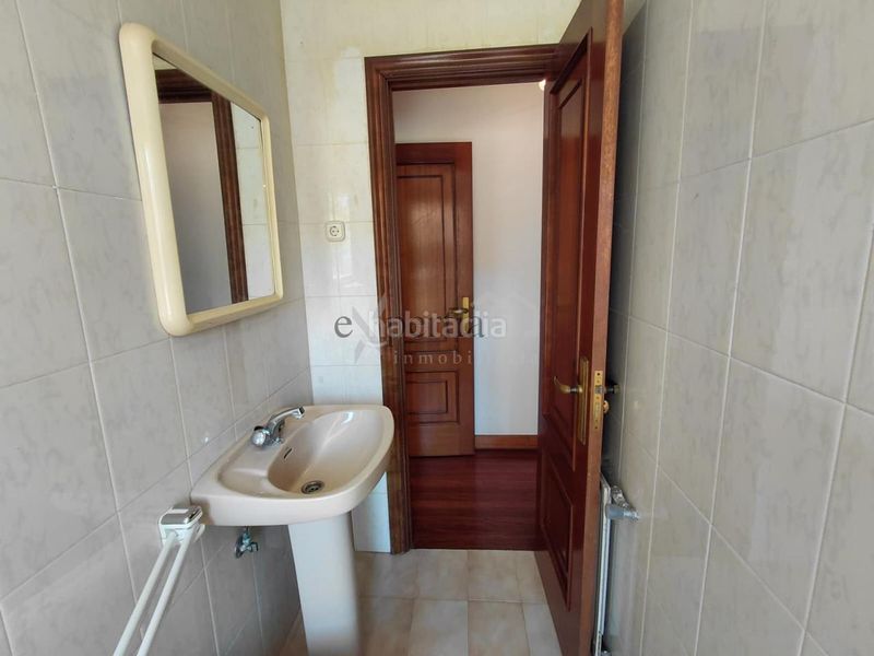 Foto a9c0b733-4ef9-4af2-9ba5-d23d2e2a5135. Pis amb calefacció a Ensanche - Sar Santiago de Compostela