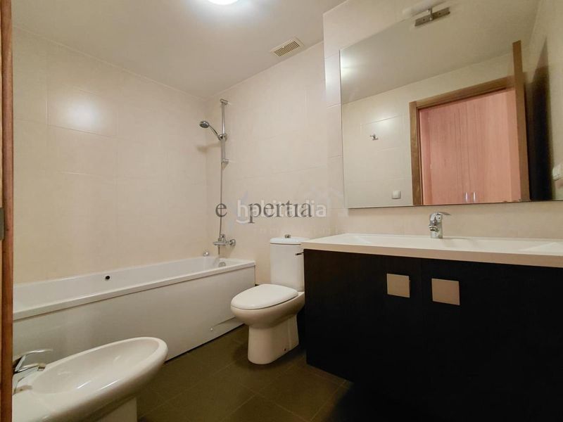 Foto ad3cb6bf-e213-47a2-b255-aebd7f17e5f4. Pis amb calefacció aparcament a Pobra do Caramiñal (A)