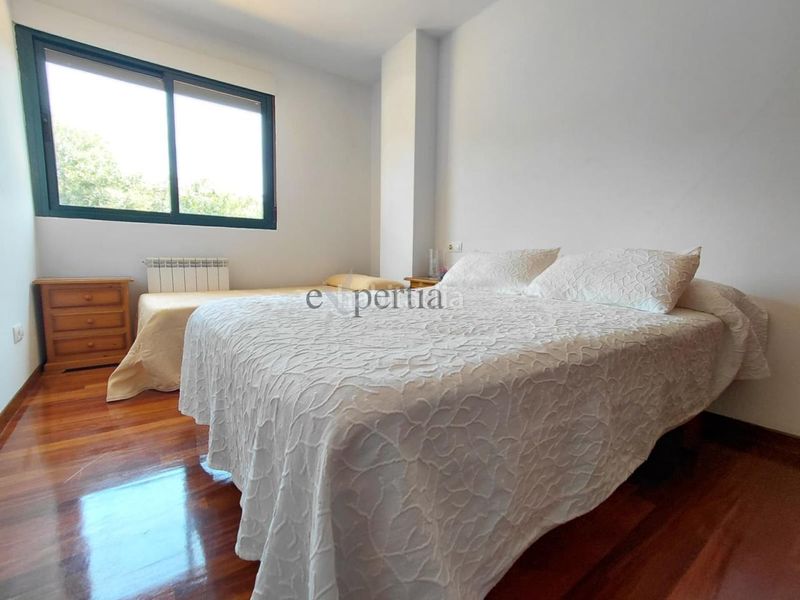 Foto 2b1b8e39-6511-42fe-b962-f5451bcb9447. Rent apartment with heating parking in Boiro