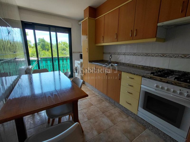 Foto 2de7dc9a-3be4-47a3-bc87-3e4d846af779. Rent apartment with heating parking in Boiro