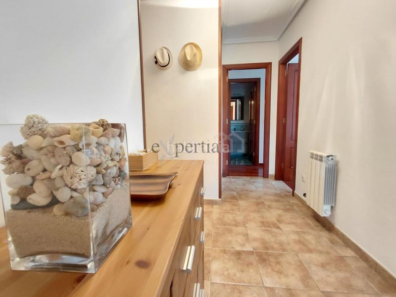 Foto 8abba975-4949-4832-84e1-902201fb31f7. Rent apartment with heating parking in Boiro