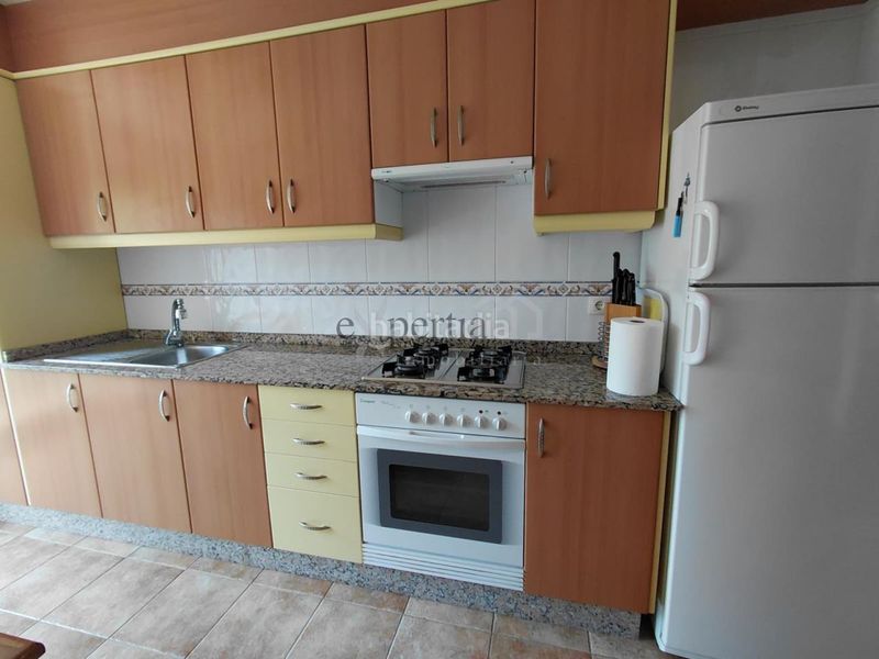 Foto d3f31b8e-f536-4e2f-9d29-e6ad9801715e. Rent apartment with heating parking in Boiro