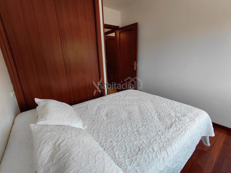 Foto f866af90-be07-4fd0-88b5-b616baaf558e. Rent apartment with heating parking in Boiro