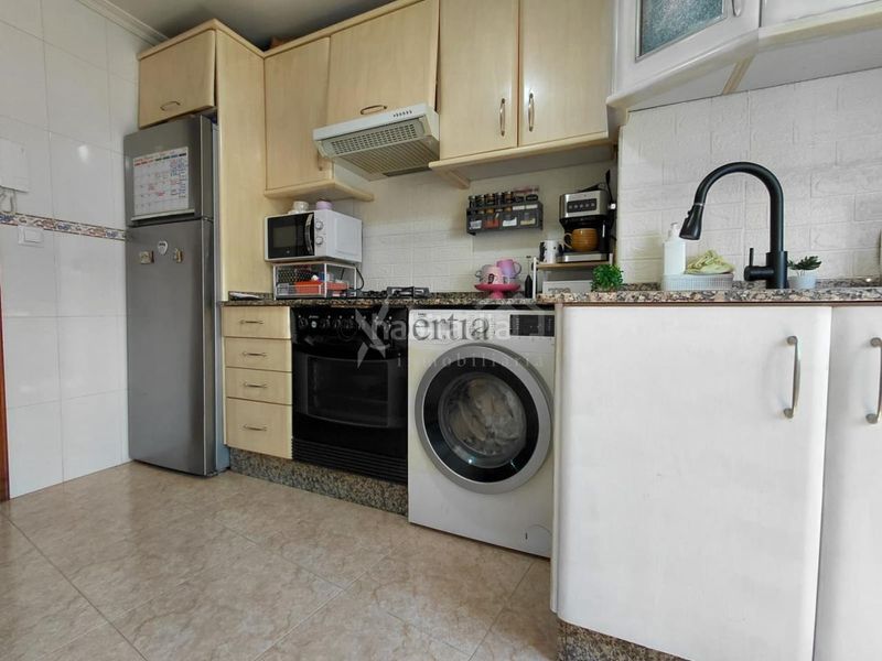 Foto ecef1a97-5522-4878-8a62-e5e9a17b1940. Etagenwohnung mit heizung parking in Boiro