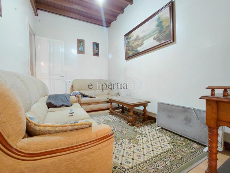 Foto 0833dd30-8569-44ec-826c-a0cdcebfd192. Casa en Boiro