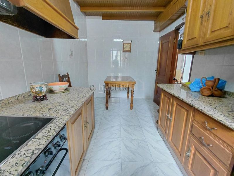 Foto 16b3198b-4539-42bd-916f-b2235f0a9d16. Casa en Boiro